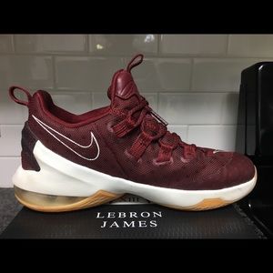 Like new Nike Lebron XIII Low (GS) 6.5Y